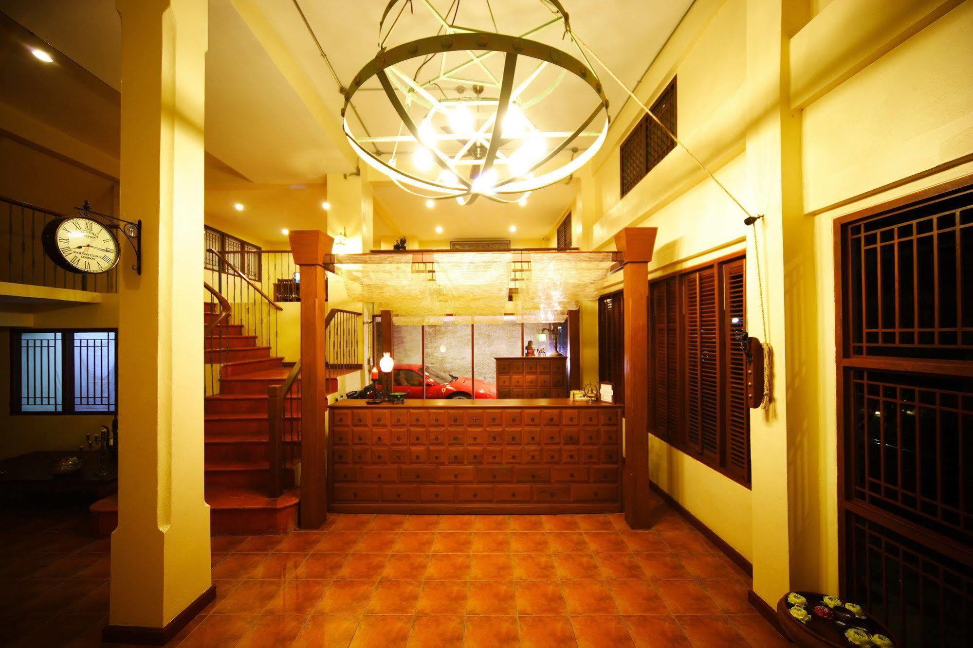 Siamese Views Lodge Bangkok Exterior photo