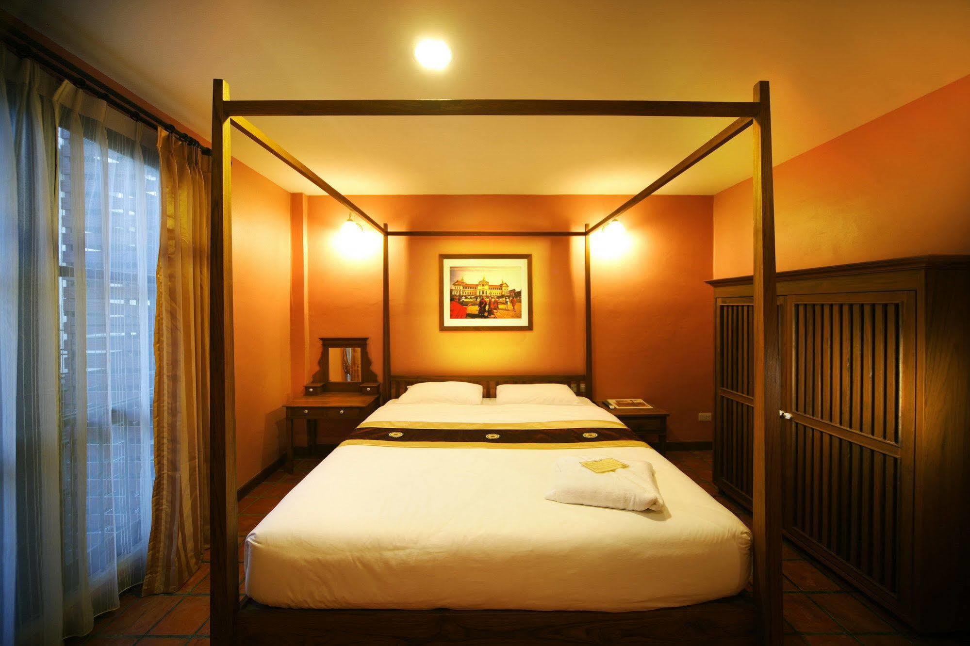 Siamese Views Lodge Bangkok Exterior photo